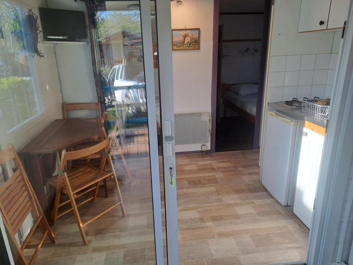 Chalet Pour 5 Personnes Equipe Sur Emplacement Privatif Dans Camping 4 Etoiles Appartenant Et Gere Par Un Particulier Ξενοδοχείο Foix Εξωτερικό φωτογραφία