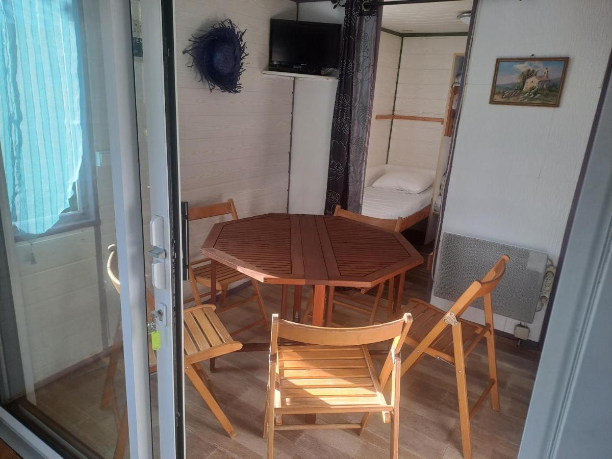Chalet Pour 5 Personnes Equipe Sur Emplacement Privatif Dans Camping 4 Etoiles Appartenant Et Gere Par Un Particulier Ξενοδοχείο Foix Εξωτερικό φωτογραφία
