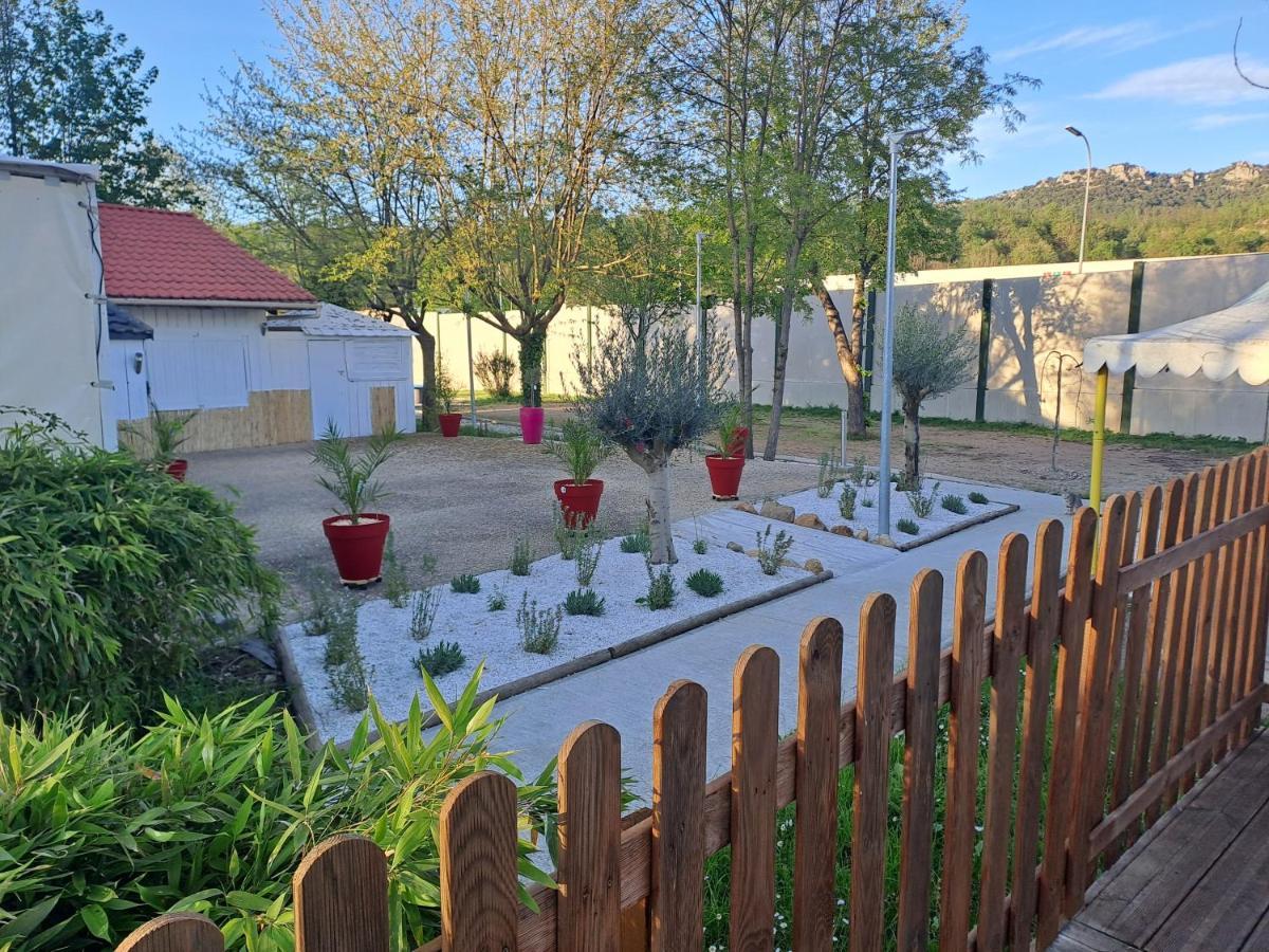 Chalet Pour 5 Personnes Equipe Sur Emplacement Privatif Dans Camping 4 Etoiles Appartenant Et Gere Par Un Particulier Ξενοδοχείο Foix Εξωτερικό φωτογραφία