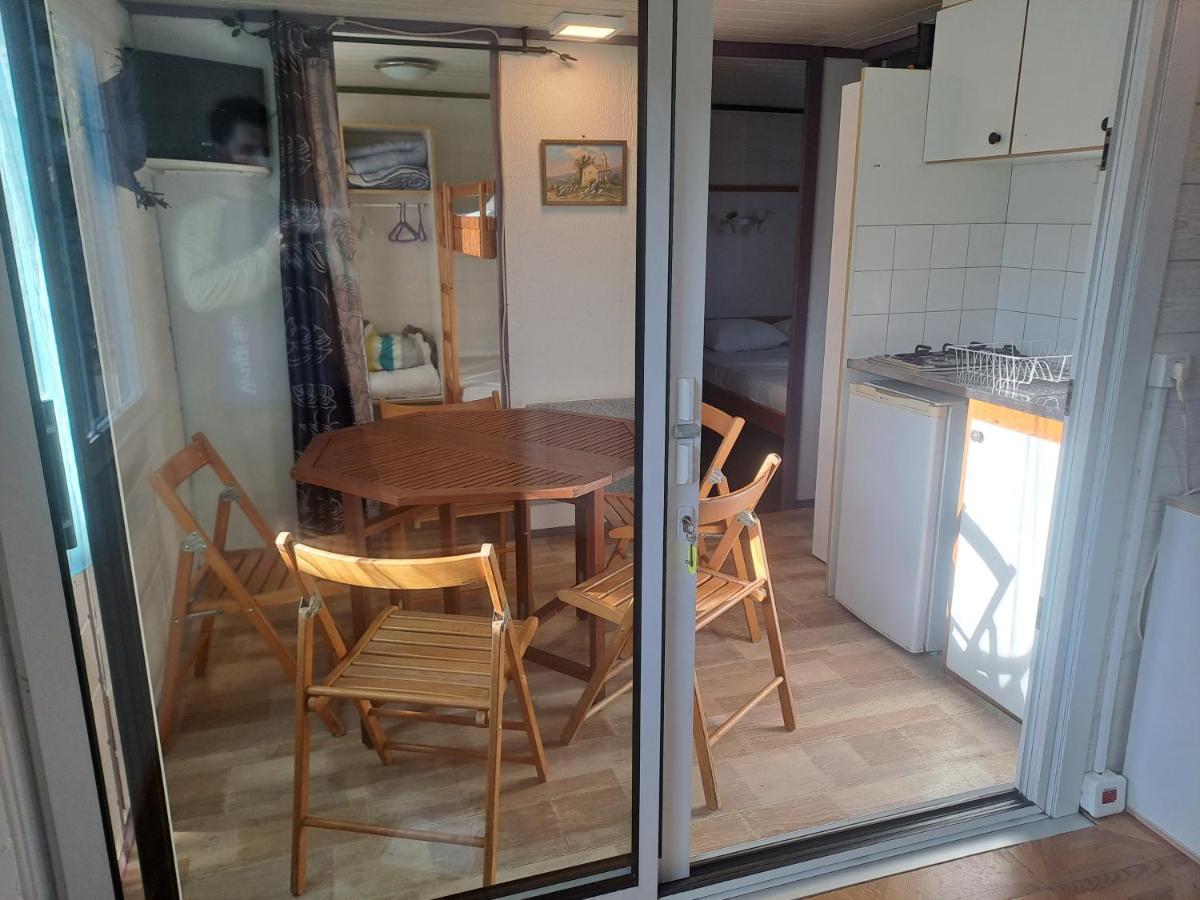 Chalet Pour 5 Personnes Equipe Sur Emplacement Privatif Dans Camping 4 Etoiles Appartenant Et Gere Par Un Particulier Ξενοδοχείο Foix Εξωτερικό φωτογραφία